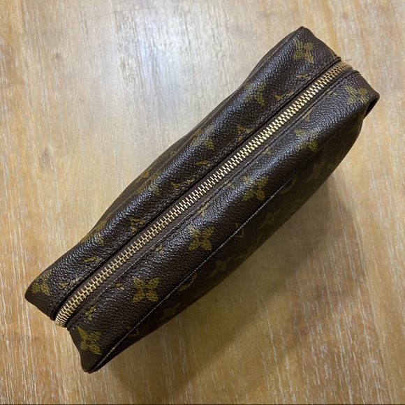 Authentic Louis Vuitton Trousse 23 - Picture 4 of 11